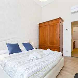 Apartment I Renai - Ponte Delle Grazie Modern, Florence