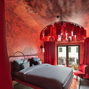 4* Hotel 25hours Piazza San Paolino