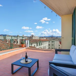 Apartment Penthouse With Big Terrace In Oltrarno, Florence
